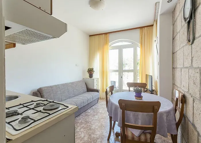 Apartman Romantic Marko For 2 With Pool And Grill Zaton